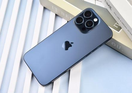 富川苹果维修点分享iPhone 15 Pro Max屏幕更换全新实操风险 